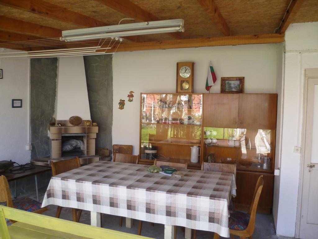 Stai Za Gosti Venera Hotel Hiszarja Kültér fotó