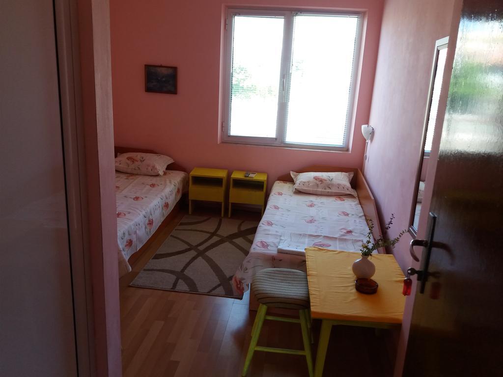 Stai Za Gosti Venera Hotel Hiszarja Kültér fotó
