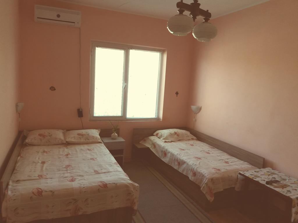 Stai Za Gosti Venera Hotel Hiszarja Kültér fotó