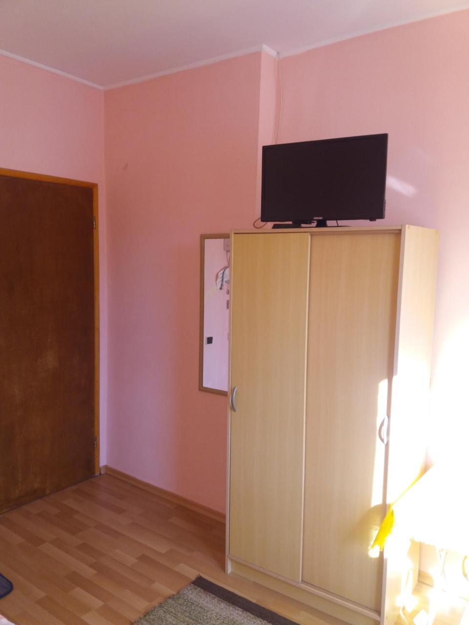 Stai Za Gosti Venera Hotel Hiszarja Kültér fotó